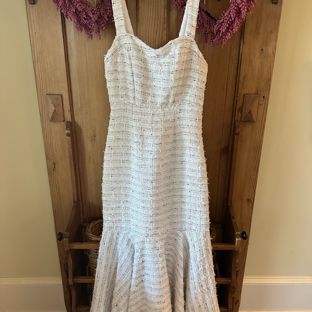 Elegant White Textured Women's Dress